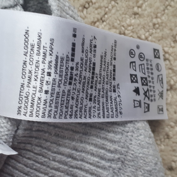 Levi's XS grey knit sweater - Picture 3 of 4